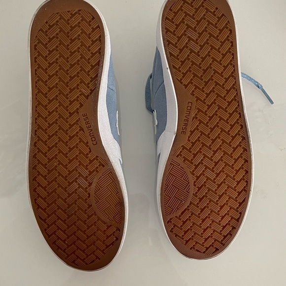 Converse (Like New) size 5.5 - Picture 4 of 4